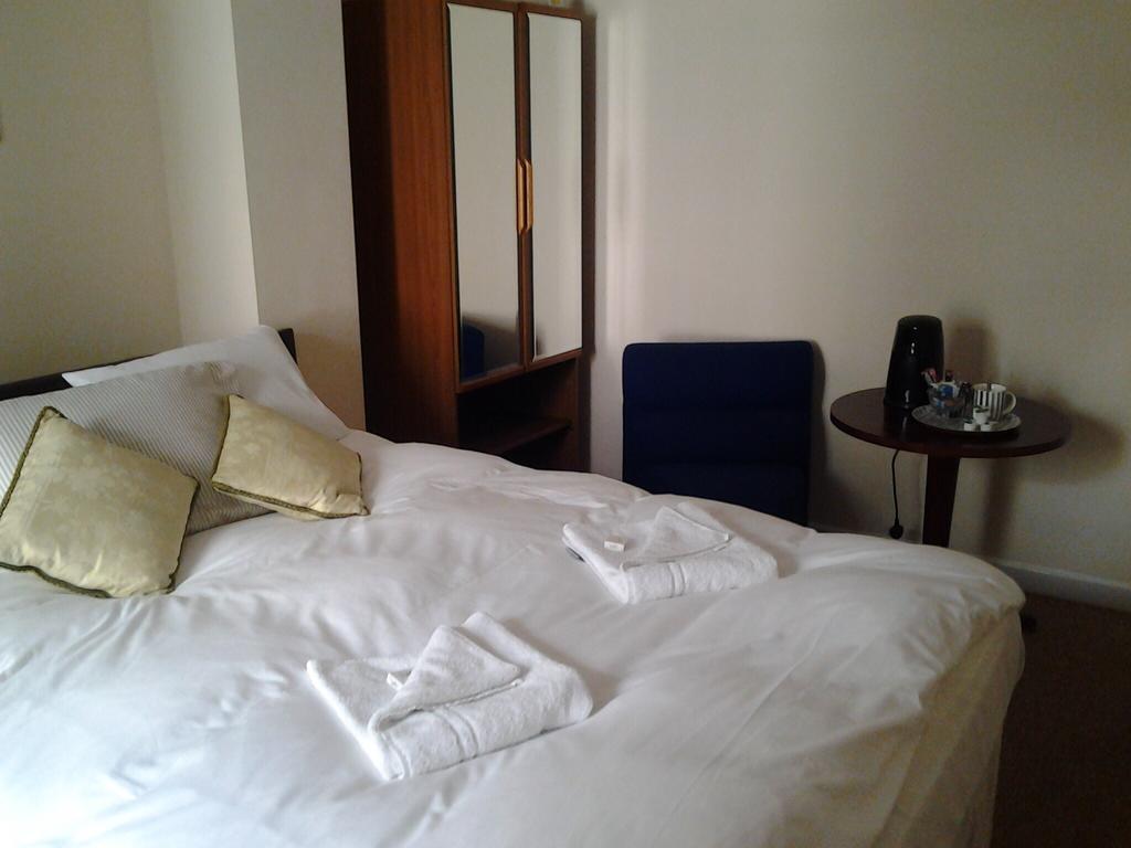 Sterling House Hotel Eastbourne Oda fotoğraf